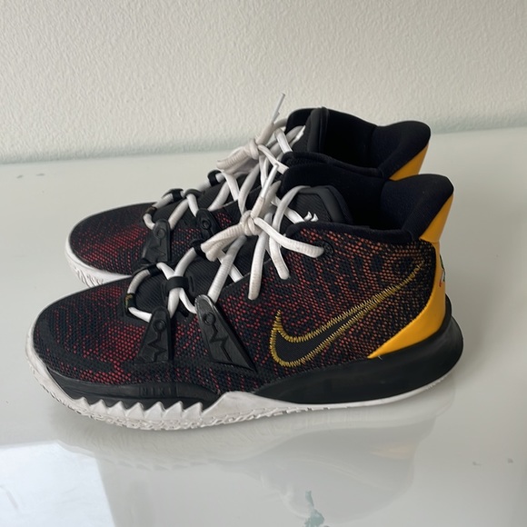 Kyrie 7 - Picture 4 of 8